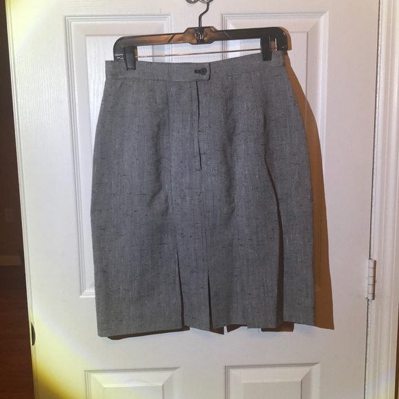Gray pencil skirt - Picture 4 of 4